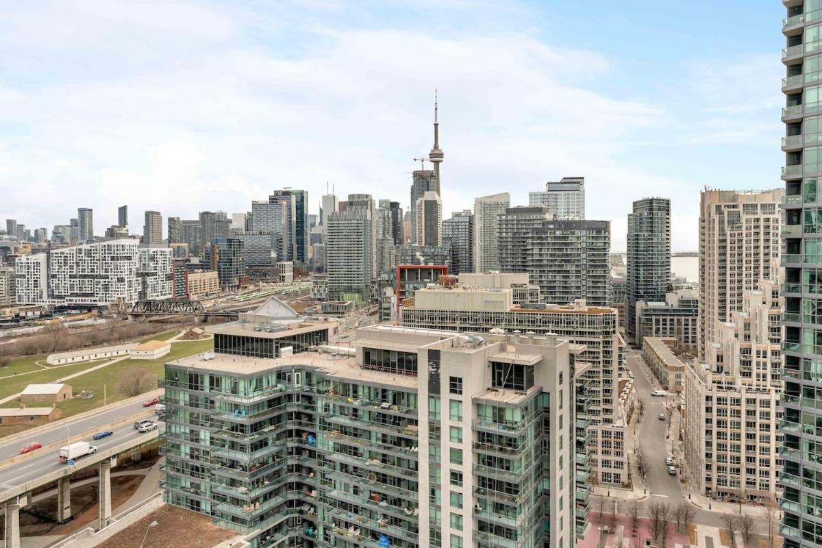 Modern 1br Hideaway Cn Tower Views Parking