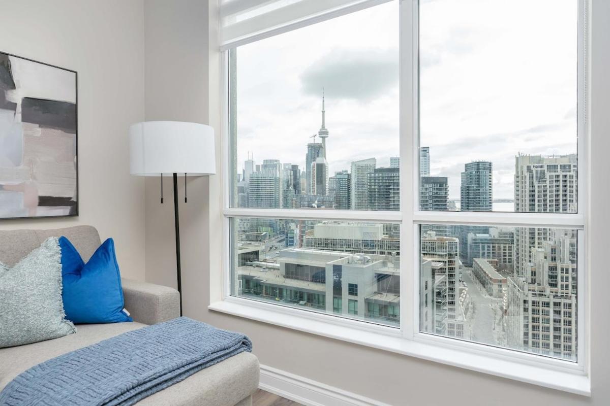Modern 1br Hideaway Cn Tower Views Parking