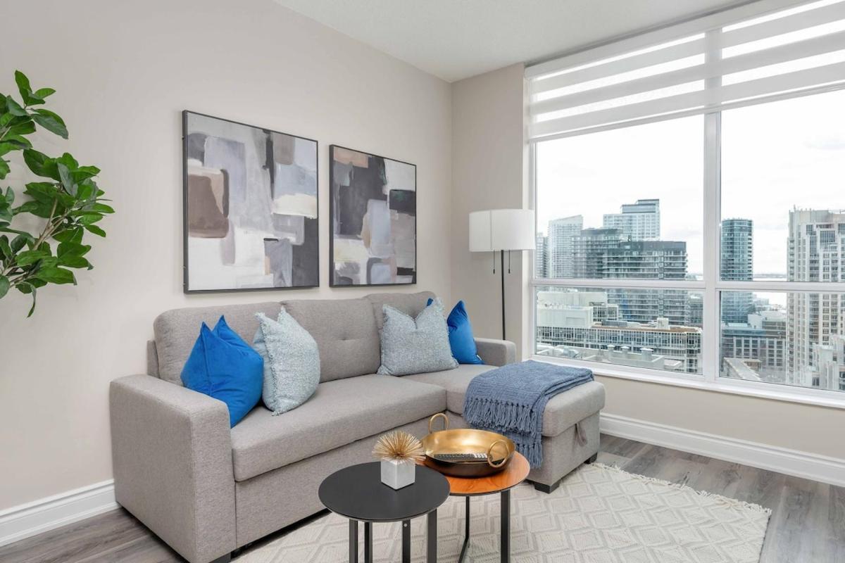 Modern 1br Hideaway Cn Tower Views Parking