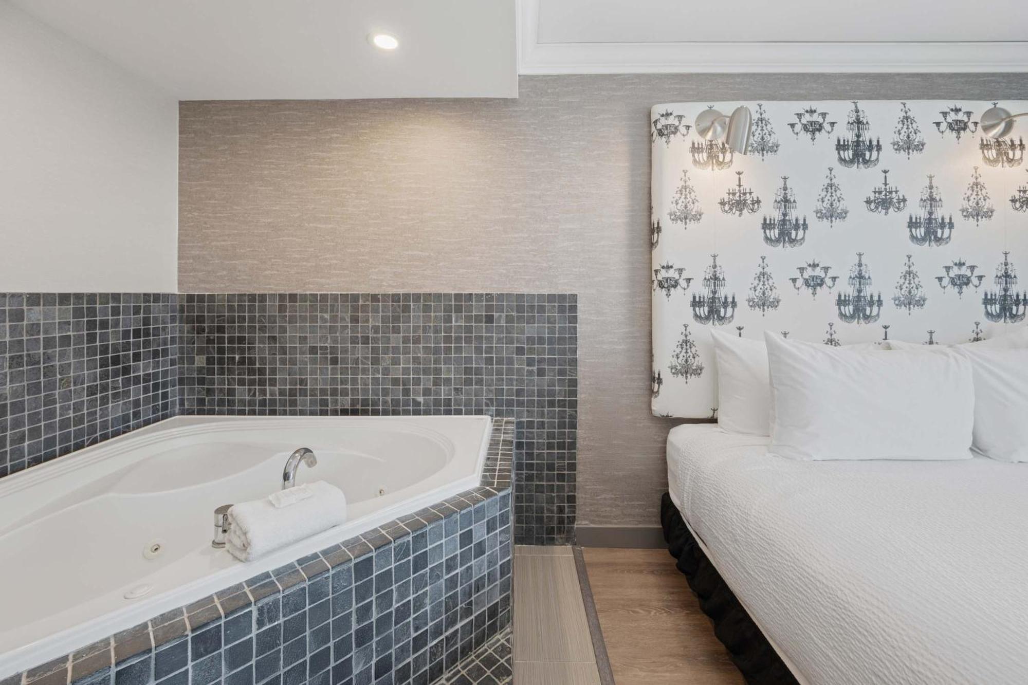 Sandman Signature Airport Hotel Toronto