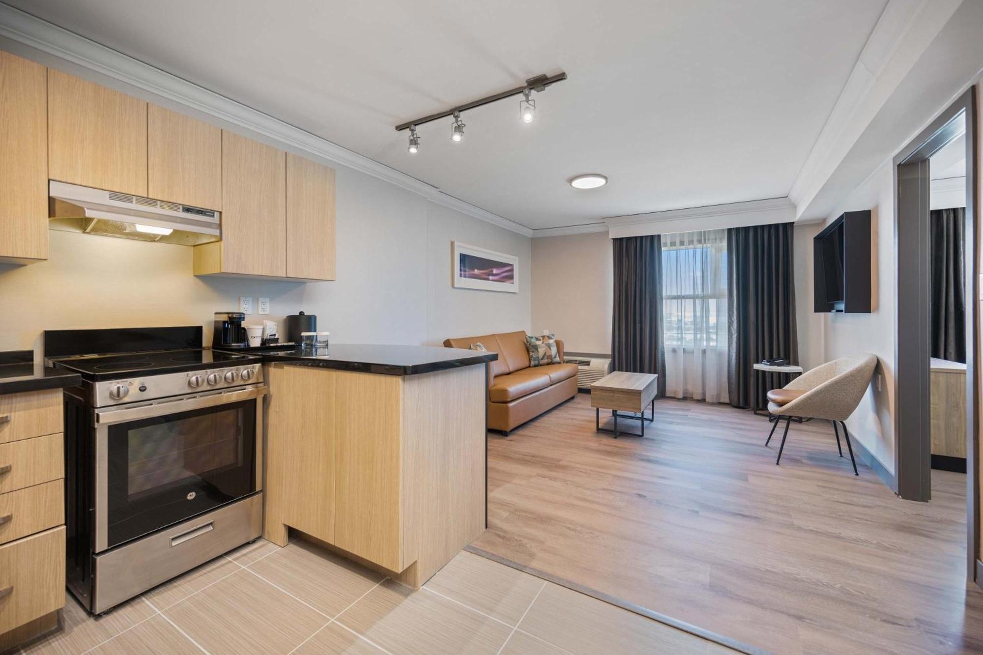 Sandman Signature Airport Hotel Toronto