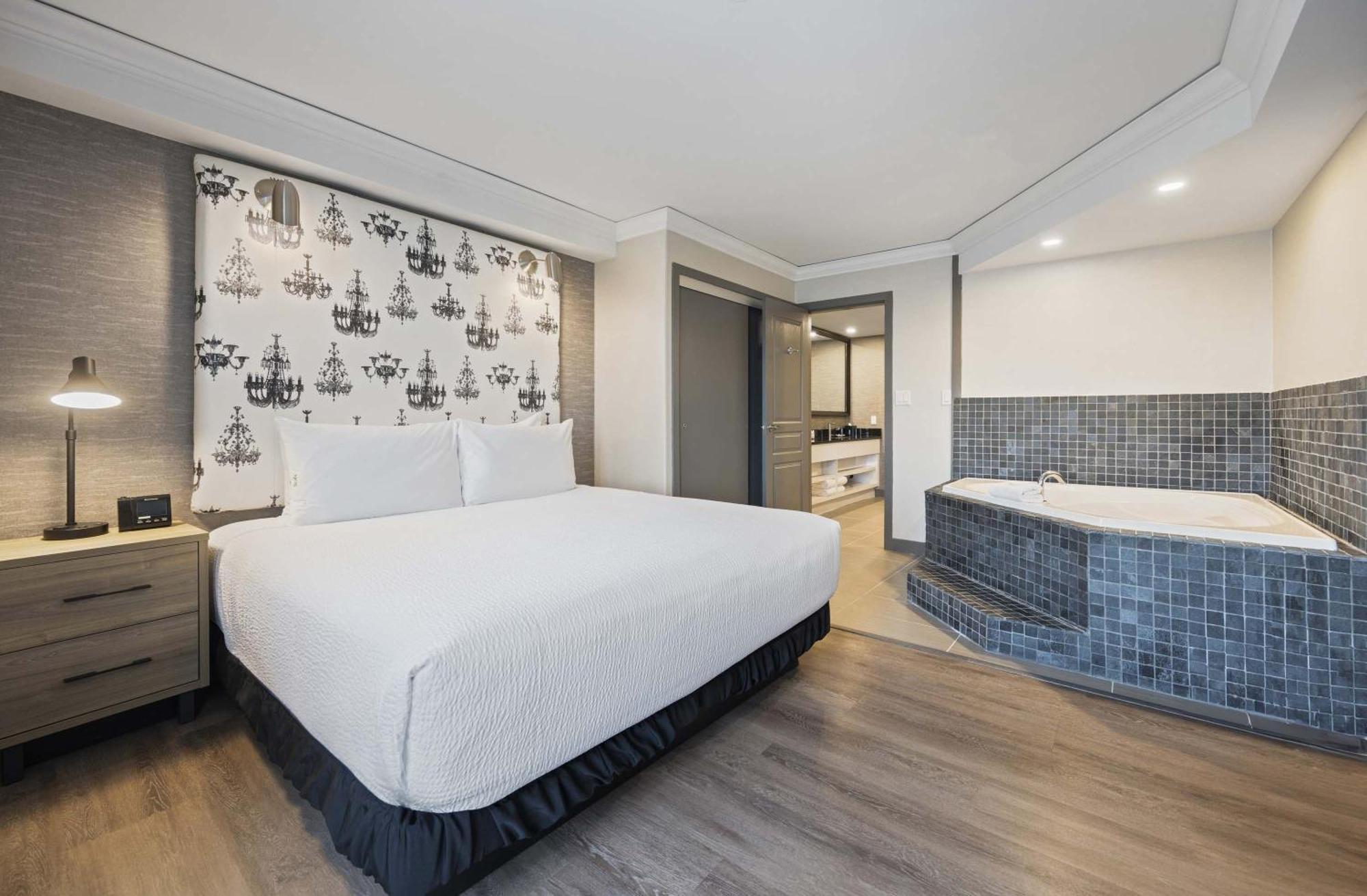 Hotel Sandman Signature Airport Toronto