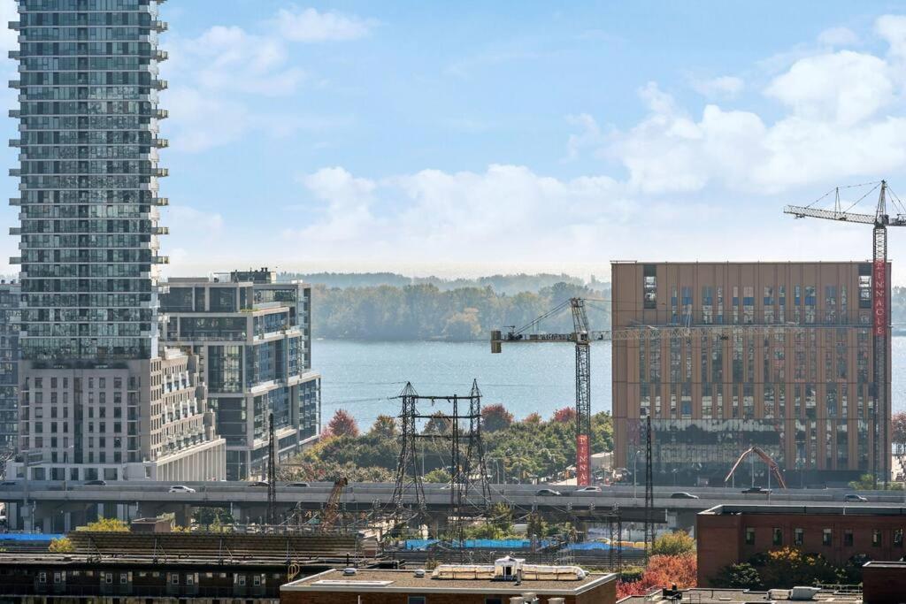 Apartment Amazing View 2br St Lawrence Market Condo, Downtown *