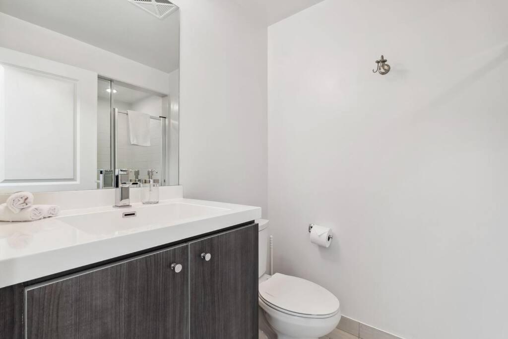 Apartment Amazing View 2br St Lawrence Market Condo, Downtown
