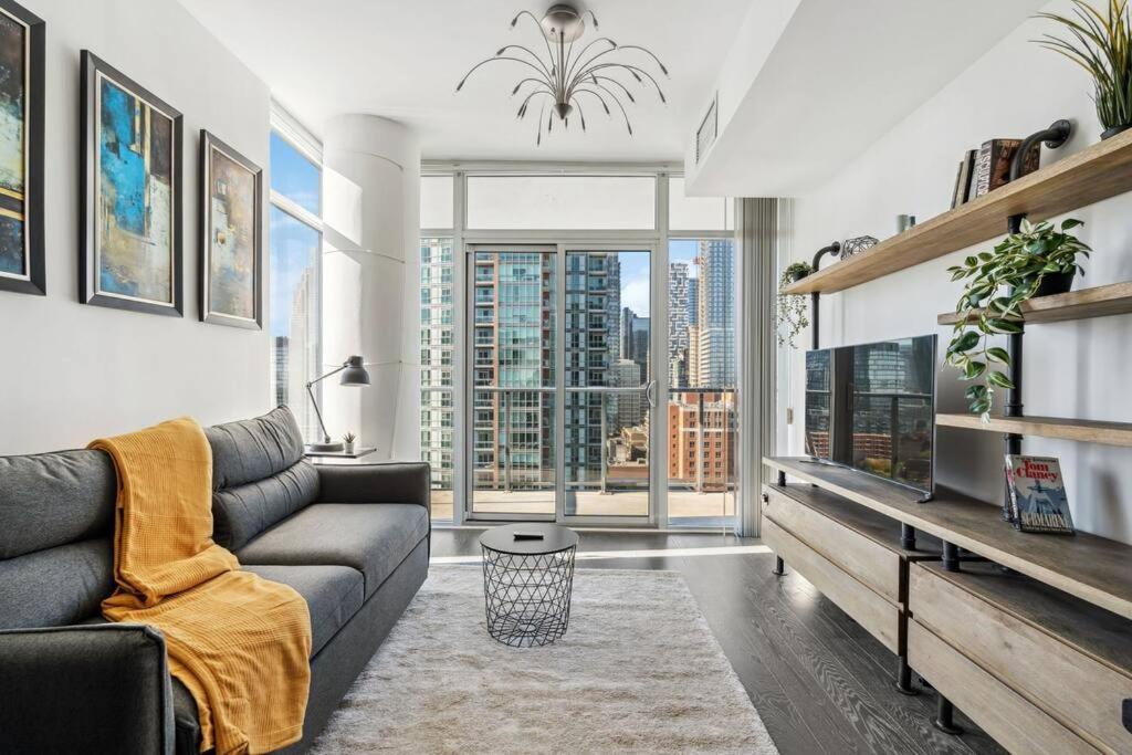 Amazing View 2br St Lawrence Market Condo, Downtown Toronto