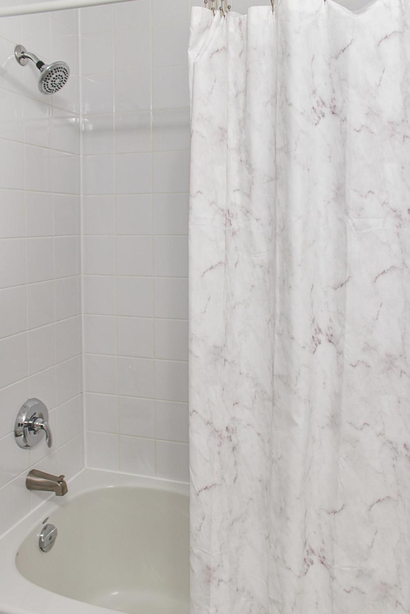 Finally Available! High-Floor Suite With Lake View - Free Parking