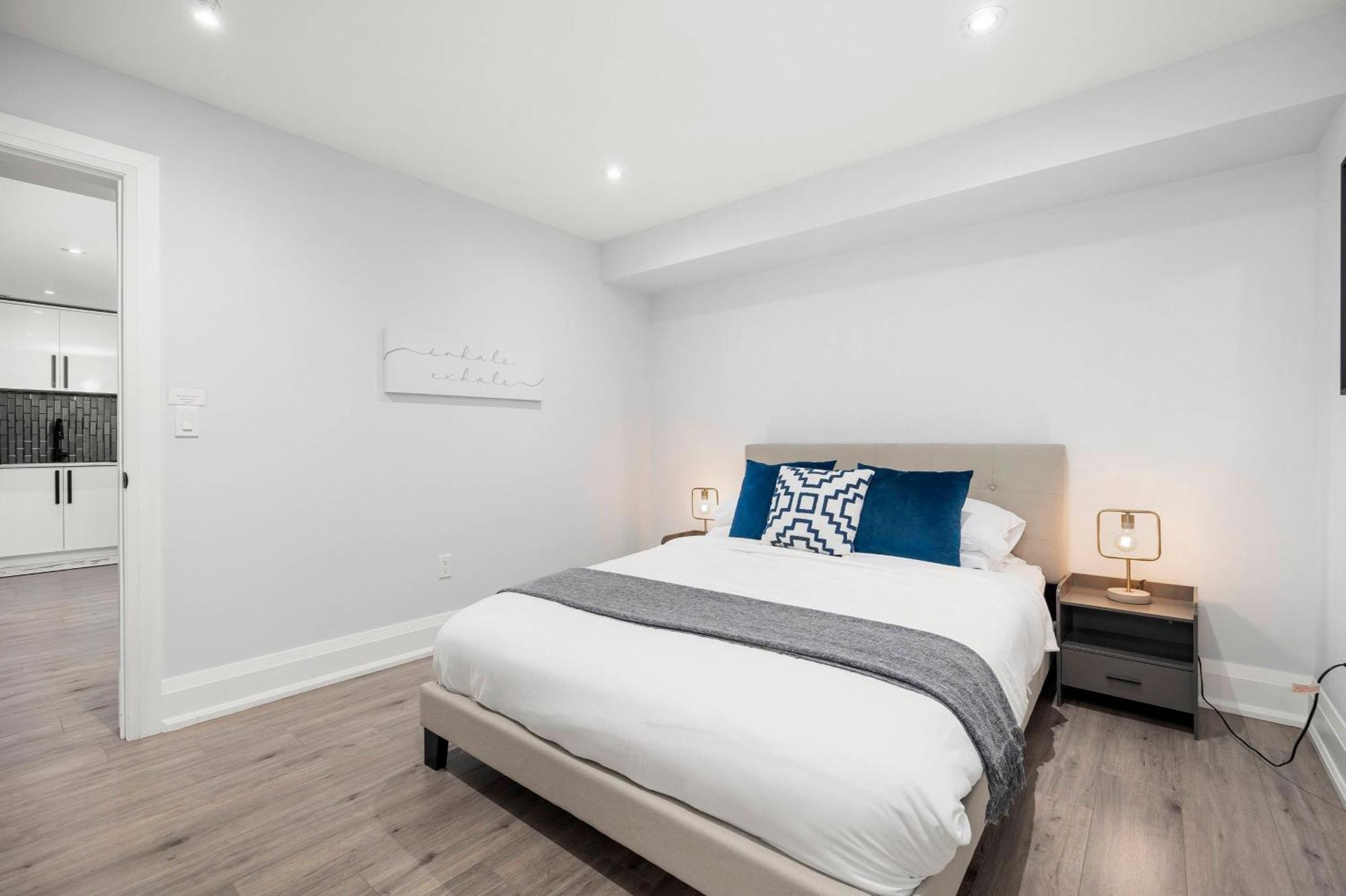 Cozy Renovated Luxurious Guest Located In