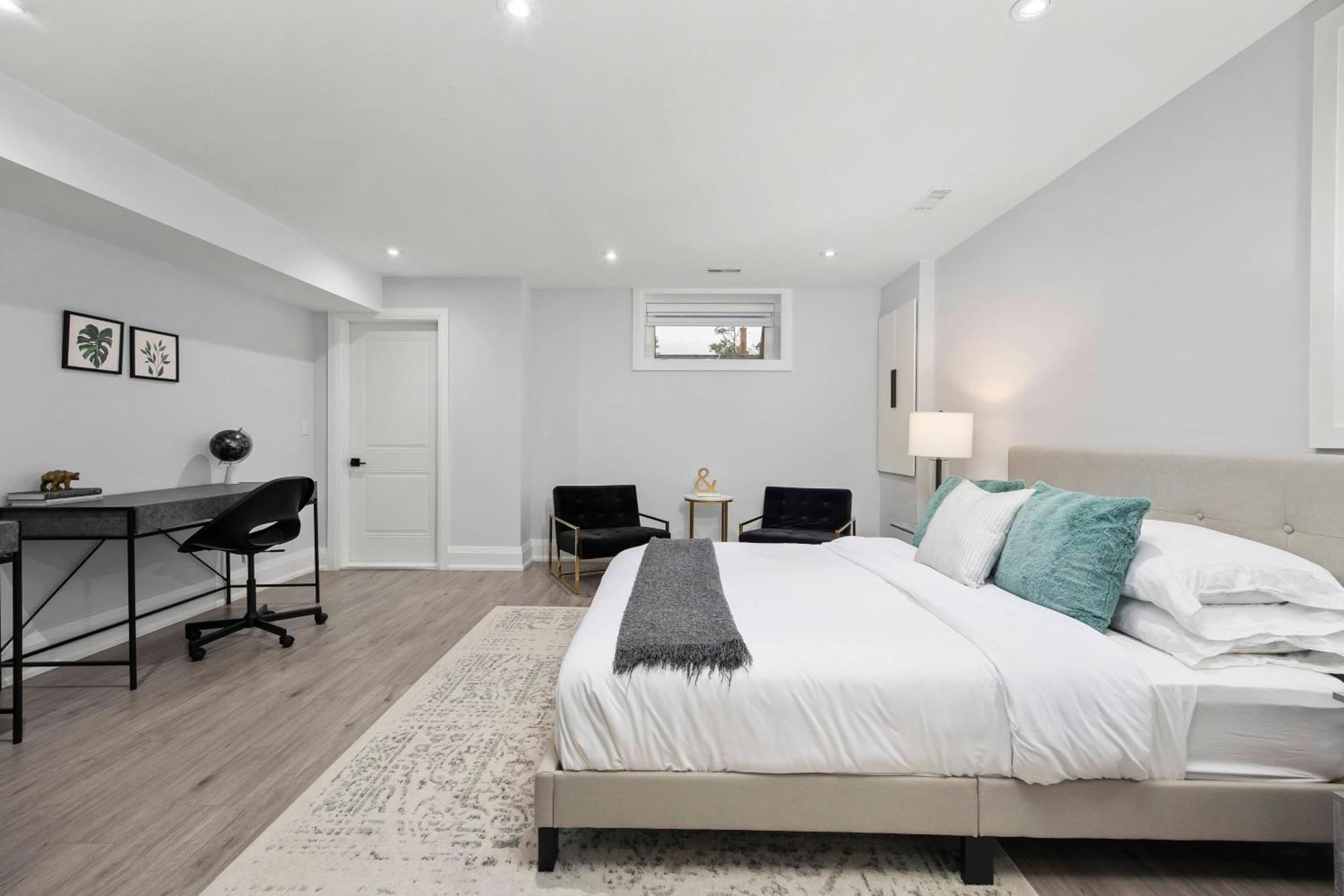 Cozy Renovated Luxurious Guest Located In *