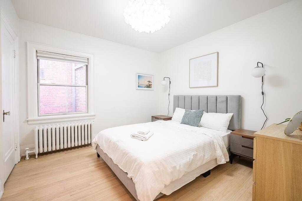 Apartment Expansive & Views Toronto