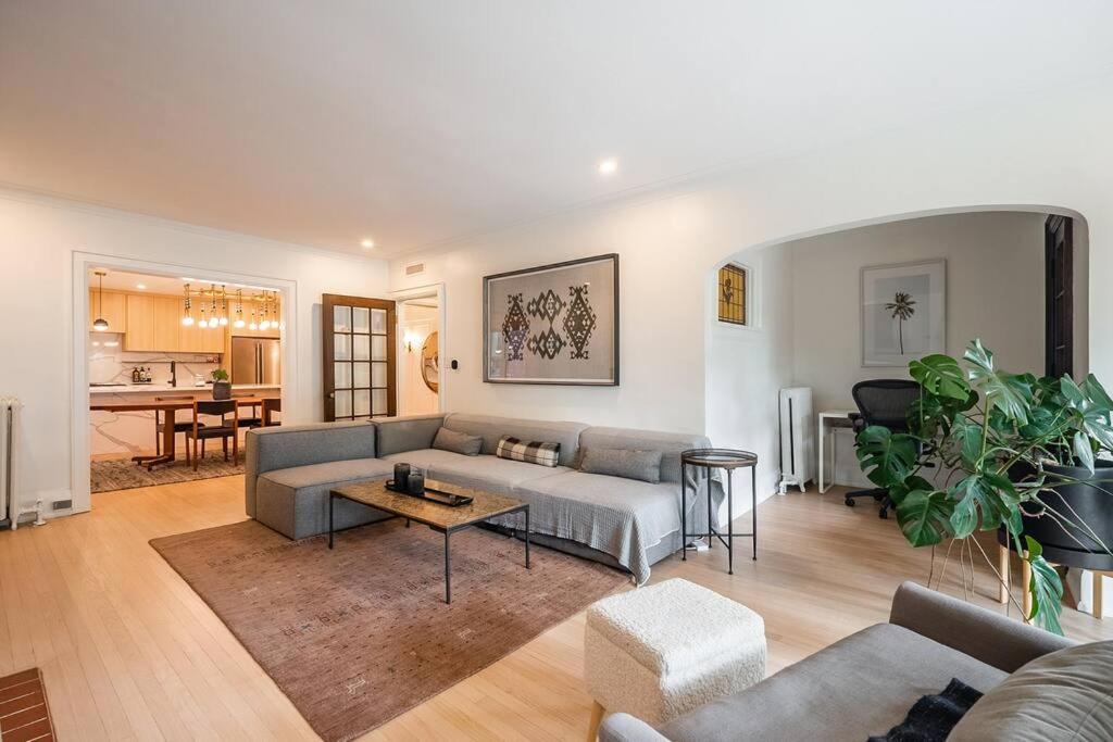 Apartment Expansive & Views Toronto