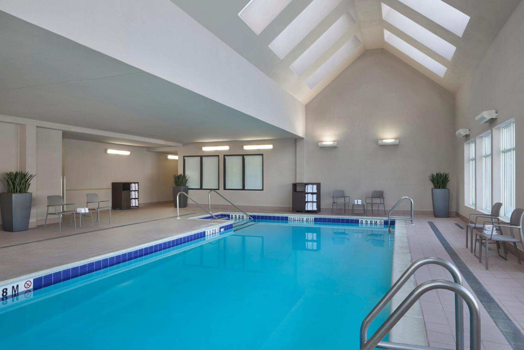 By Marriott Airport Hotel 3*