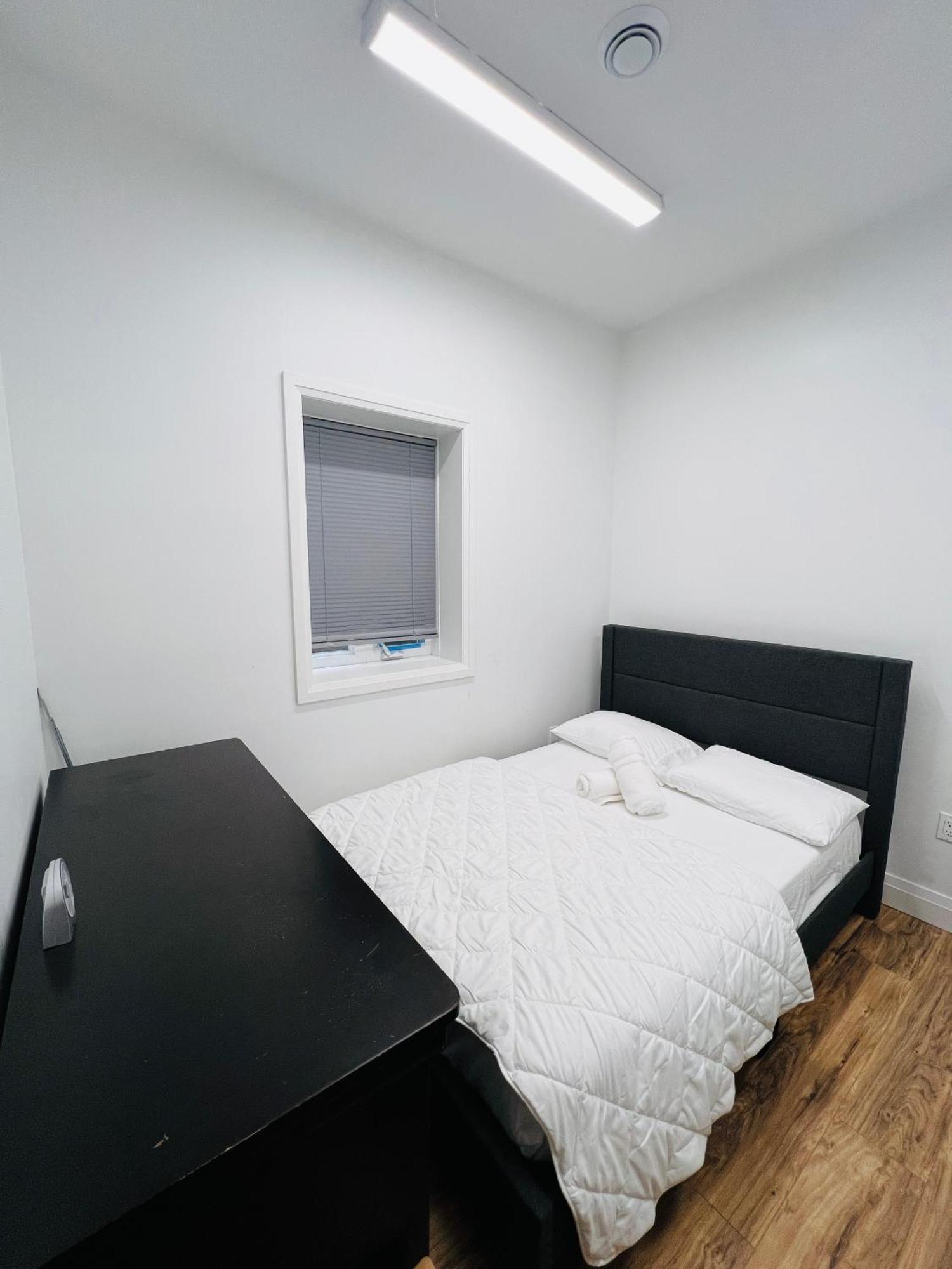 Villa 2 Bed 1 Bath House Near Downtown