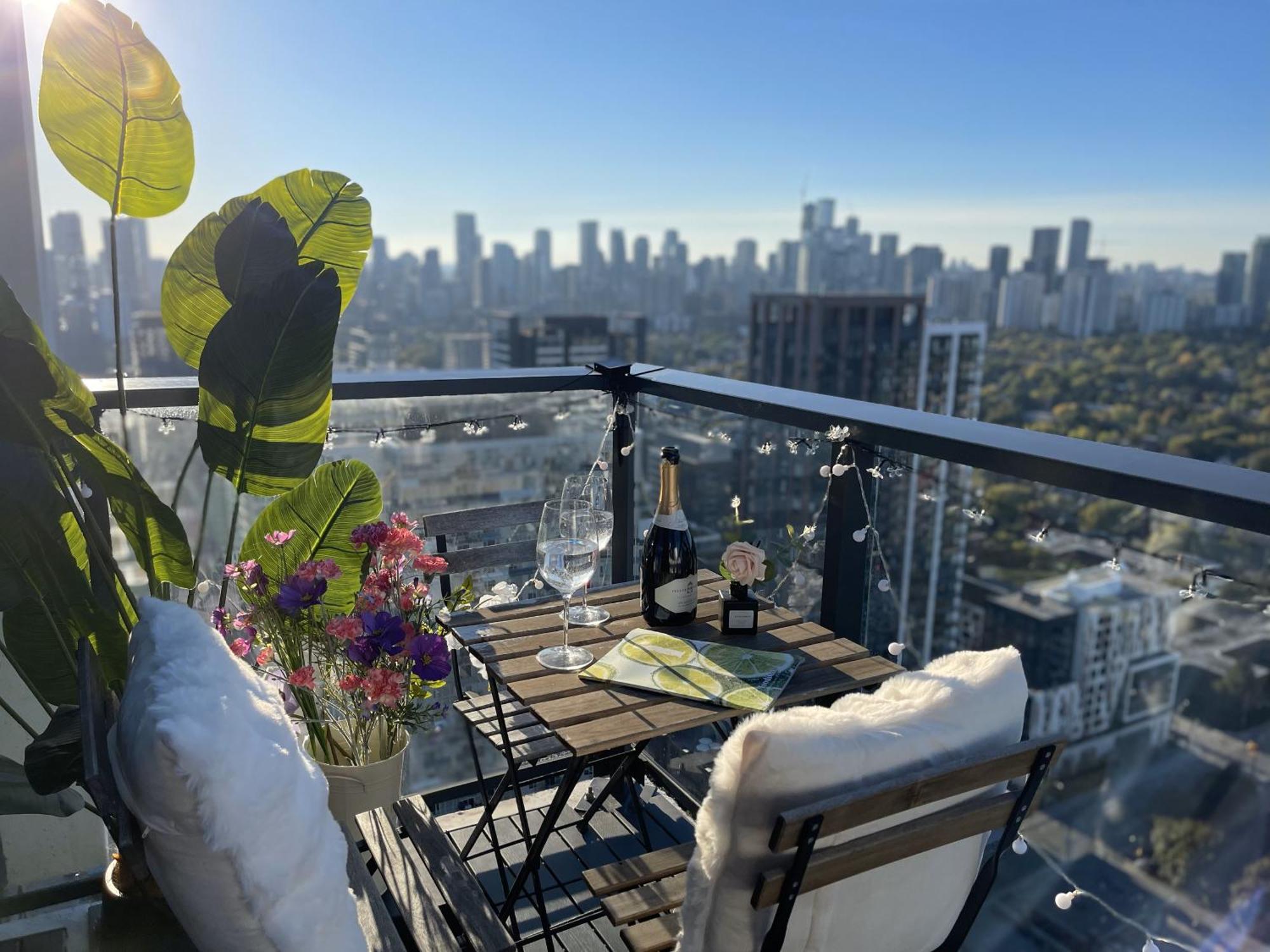 Deluxe Penthouse Two Bedrooms Skyline Cn Tower Lakeview Dt Aparthotel