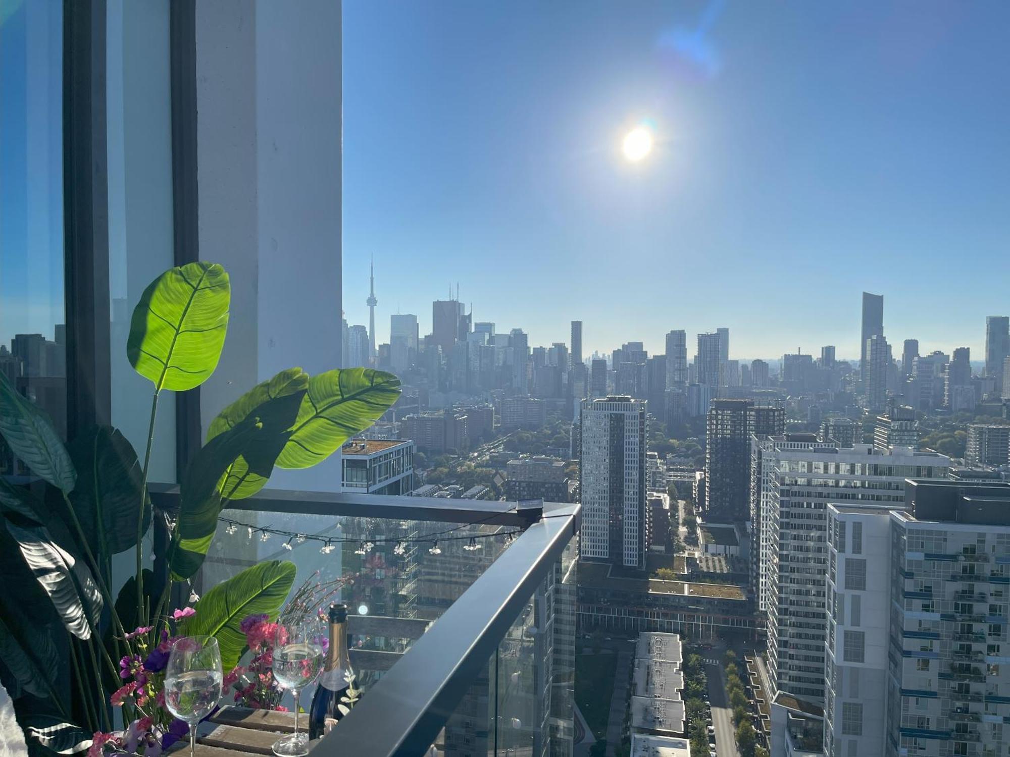 Deluxe Penthouse Two Bedrooms Skyline Cn Tower Lakeview Dt Aparthotel *