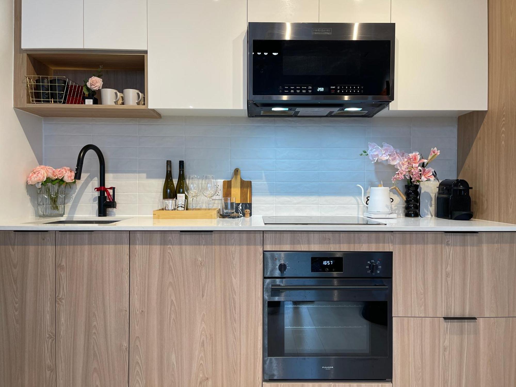 Deluxe Penthouse Two Bedrooms Skyline Cn Tower Lakeview Dt Aparthotel Toronto