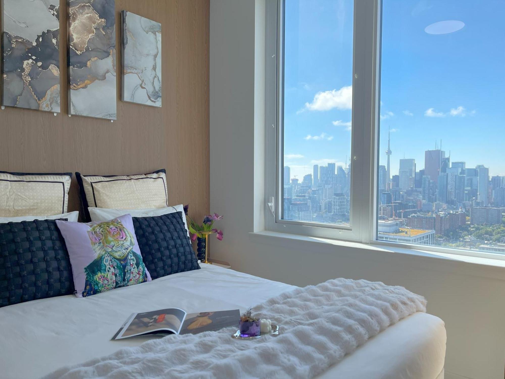 Deluxe Penthouse Two Bedrooms Skyline Cn Tower Lakeview Dt