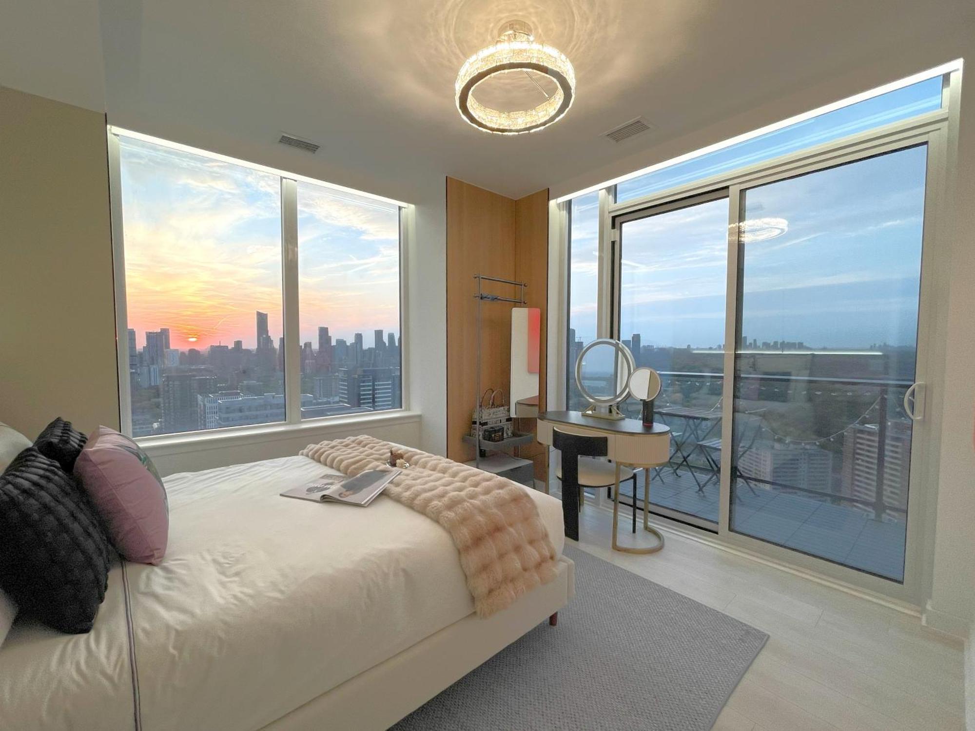 Aparthotel Deluxe Penthouse Two Bedrooms Skyline Cn Tower Lakeview Dt Toronto