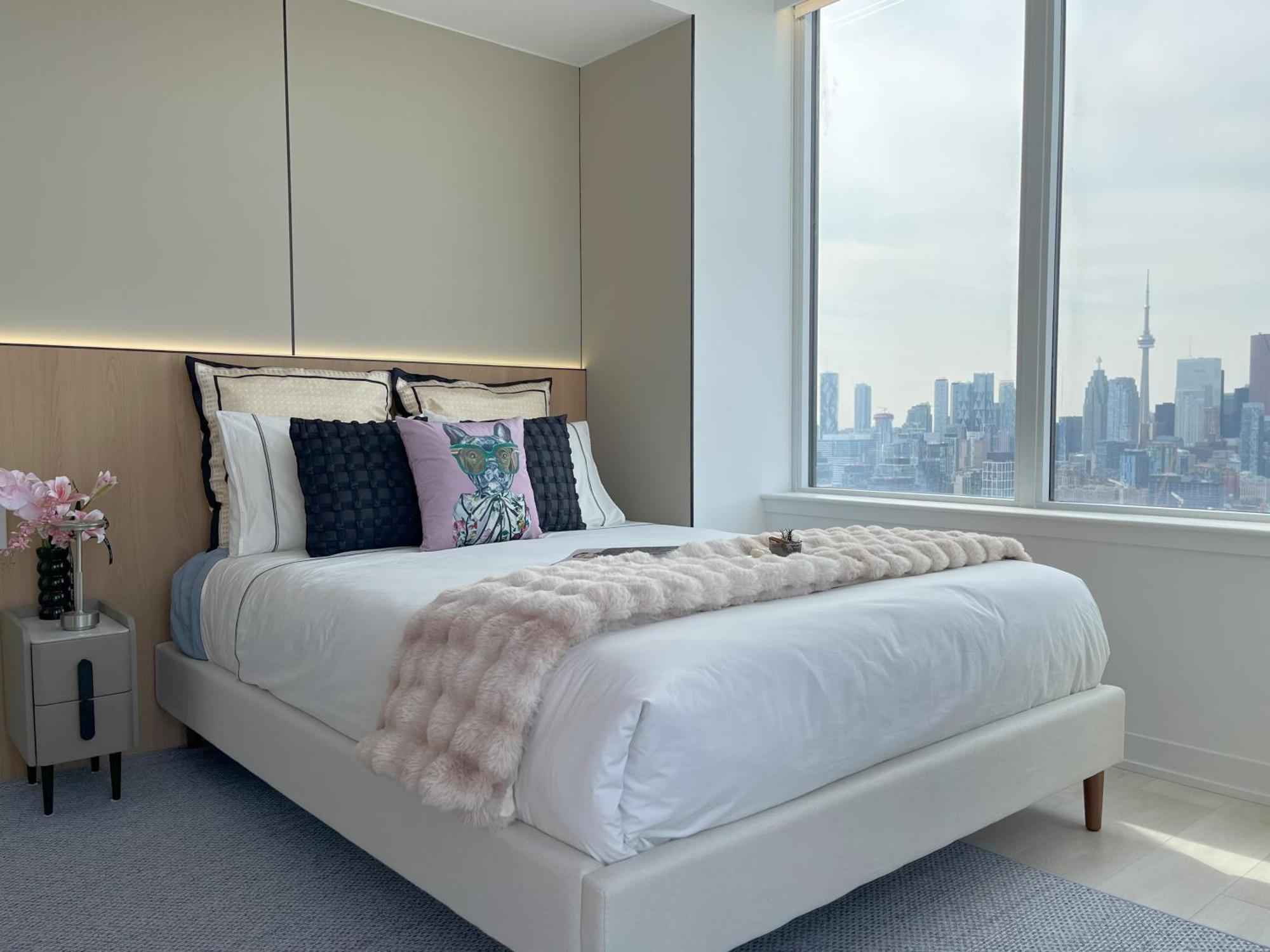 Deluxe Penthouse Two Bedrooms Skyline Cn Tower Lakeview Dt Toronto