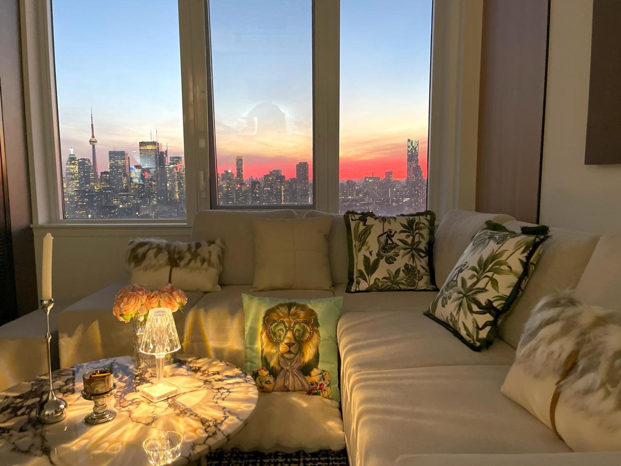 Aparthotel Deluxe Penthouse Two Bedrooms Skyline Cn Tower Lakeview Dt Toronto