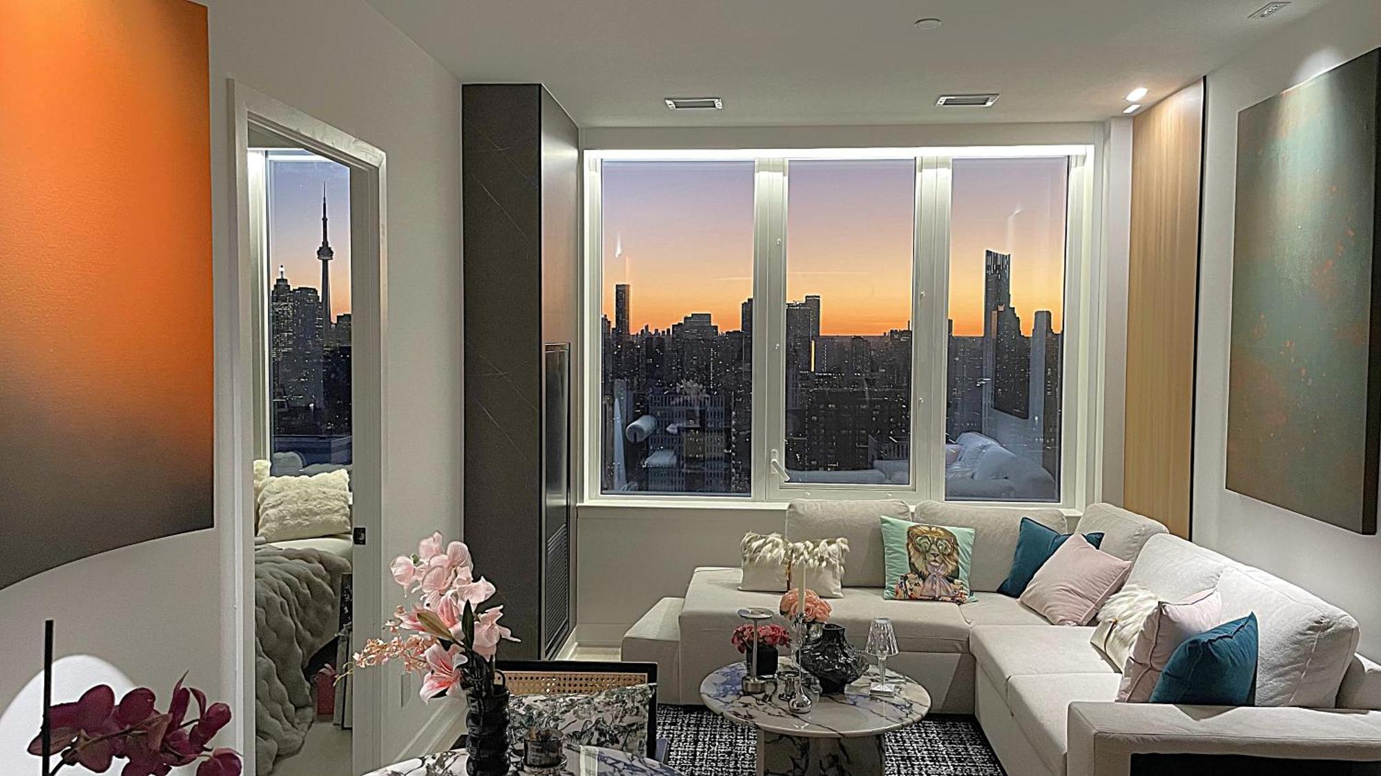 Deluxe Penthouse Two Bedrooms Skyline Cn Tower Lakeview Dt Toronto