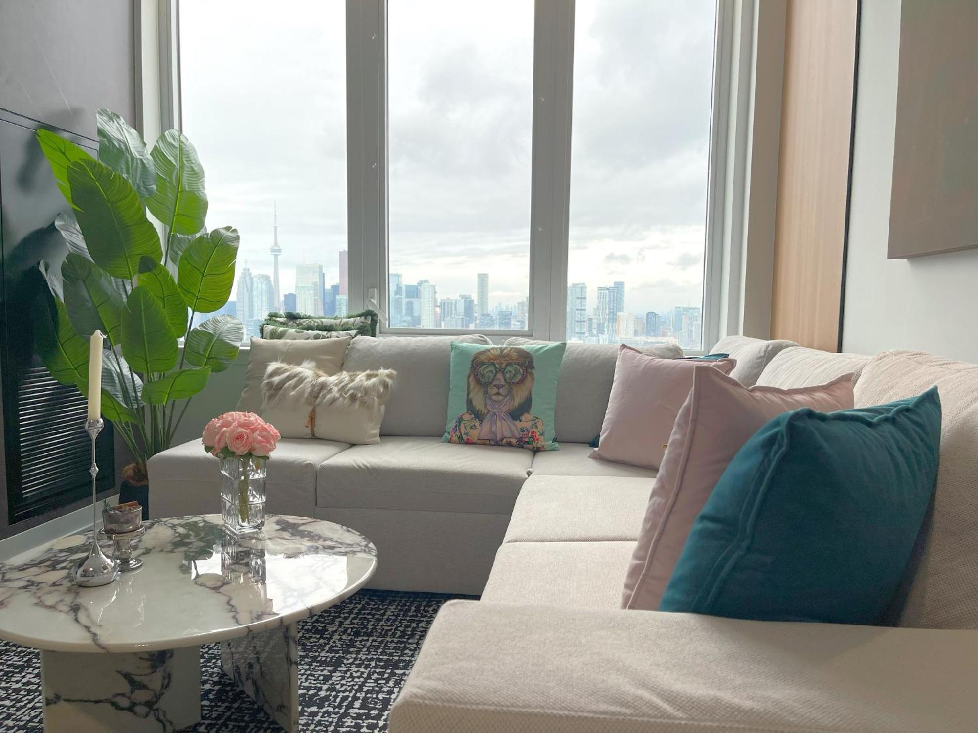 Deluxe Penthouse Two Bedrooms Skyline Cn Tower Lakeview Dt * Toronto