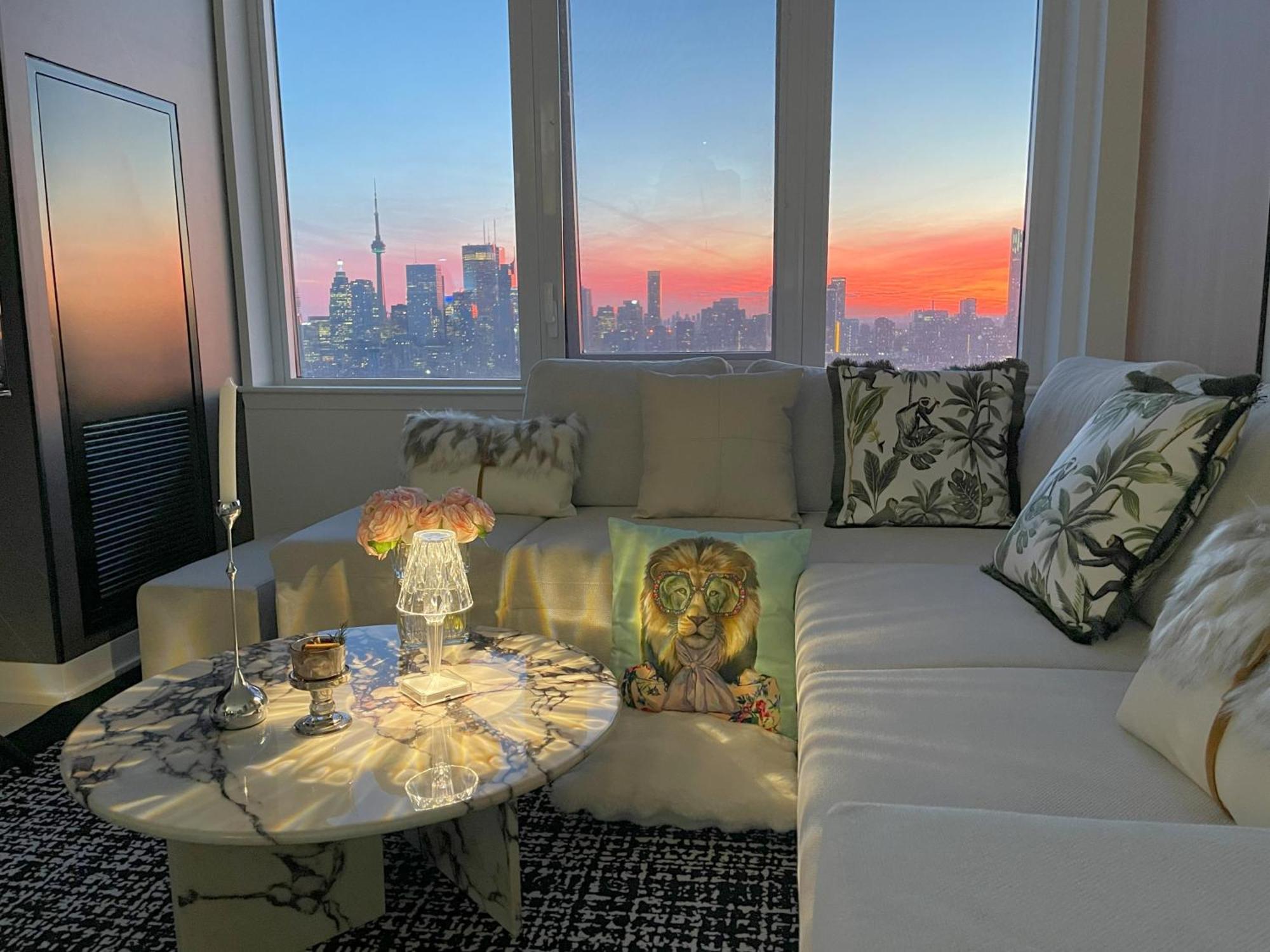 Aparthotel Deluxe Penthouse Two Bedrooms Skyline Cn Tower Lakeview Dt