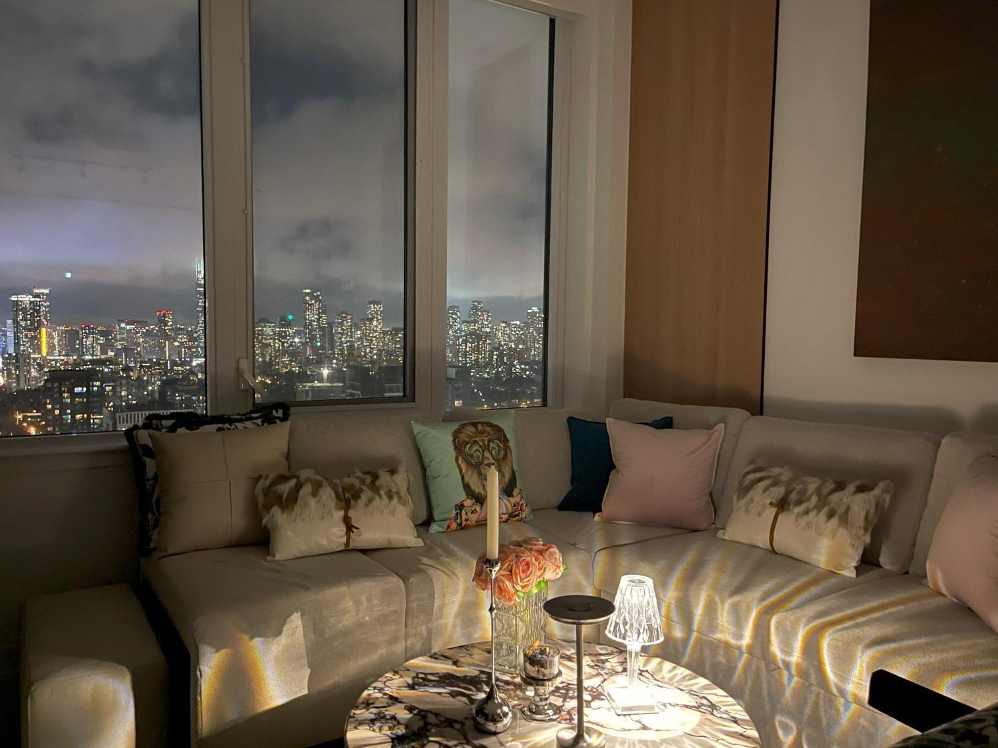 Aparthotel Deluxe Penthouse Two Bedrooms Skyline Cn Tower Lakeview Dt Toronto