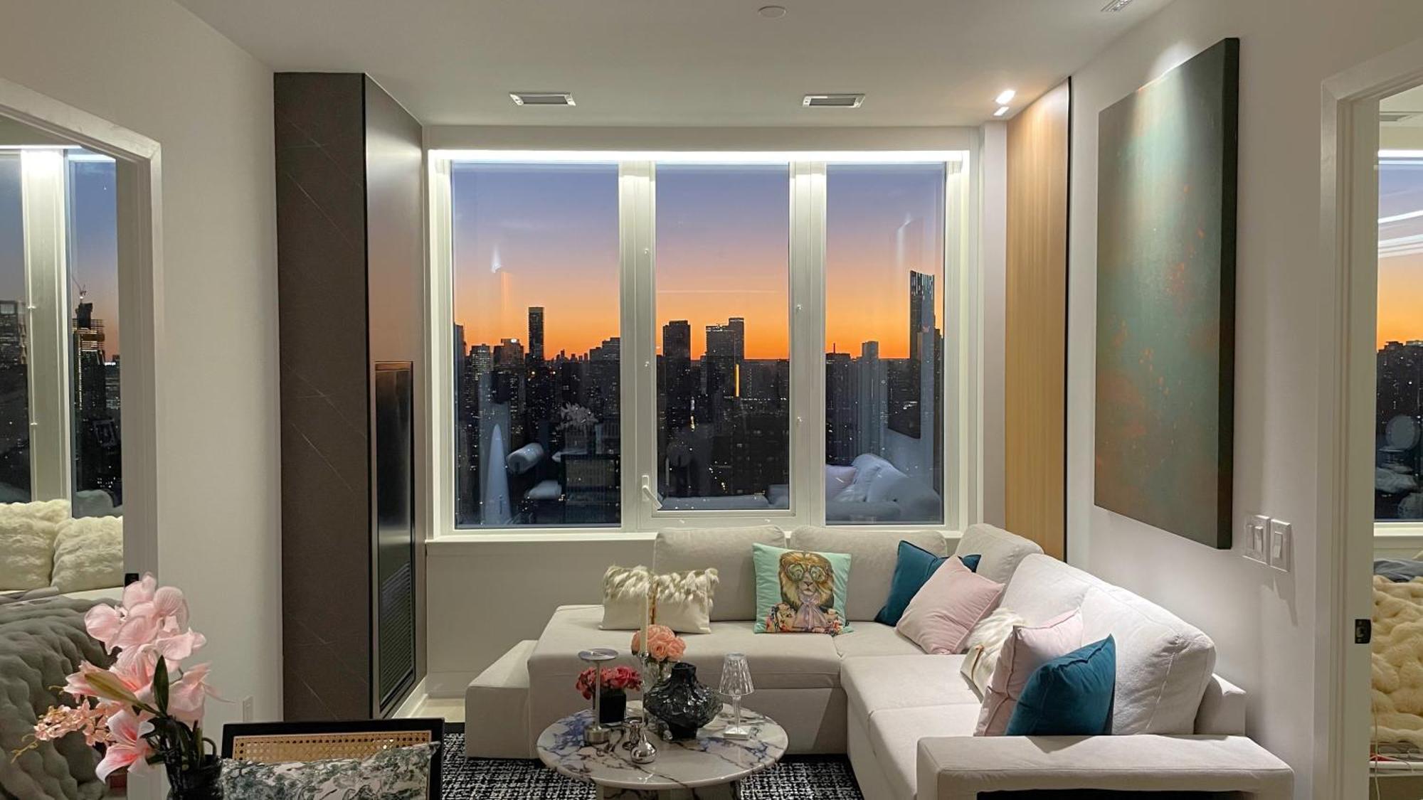 Deluxe Penthouse Two Bedrooms Skyline Cn Tower Lakeview Dt Toronto