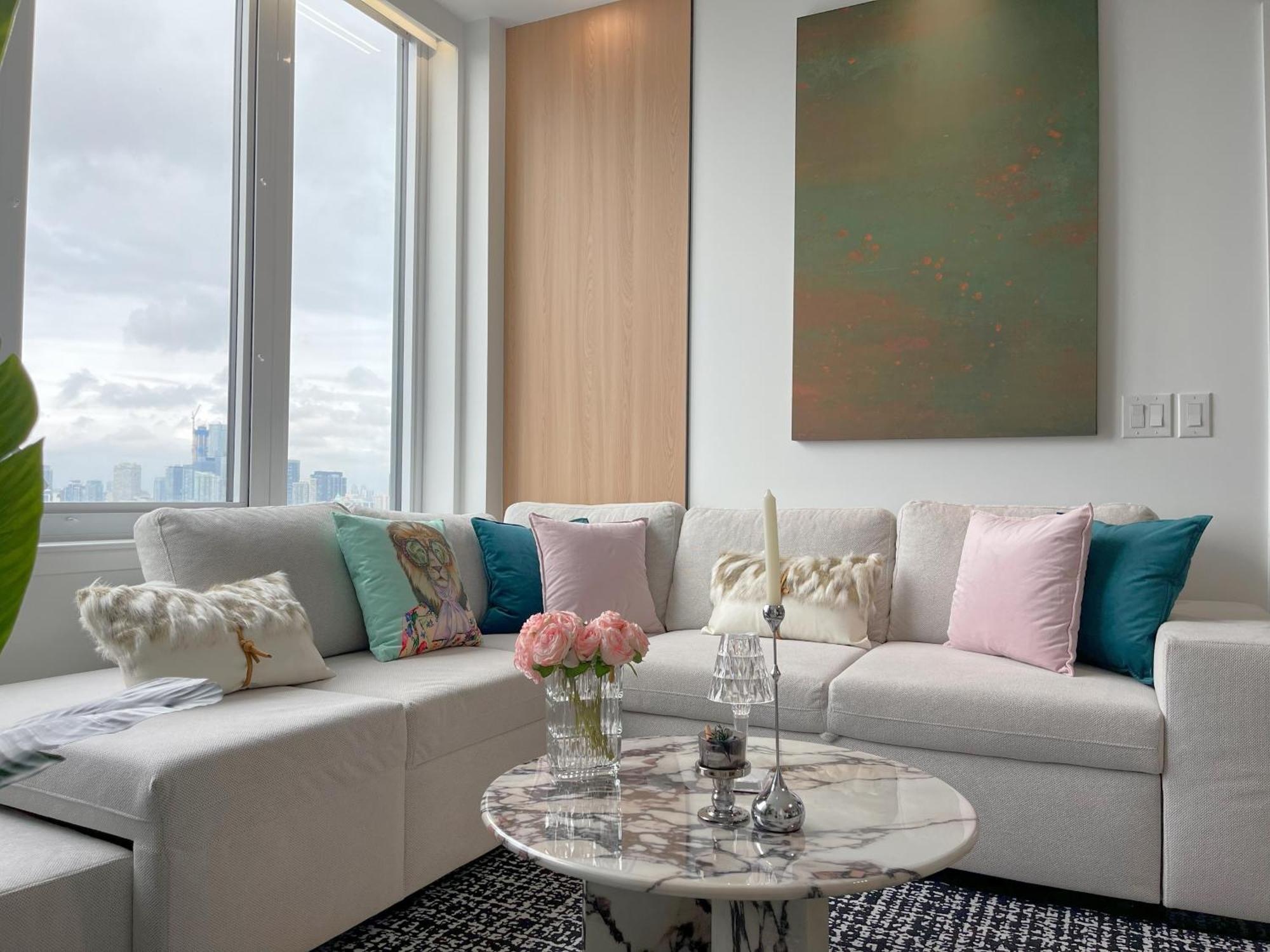 Deluxe Penthouse Two Bedrooms Skyline Cn Tower Lakeview Dt Aparthotel *