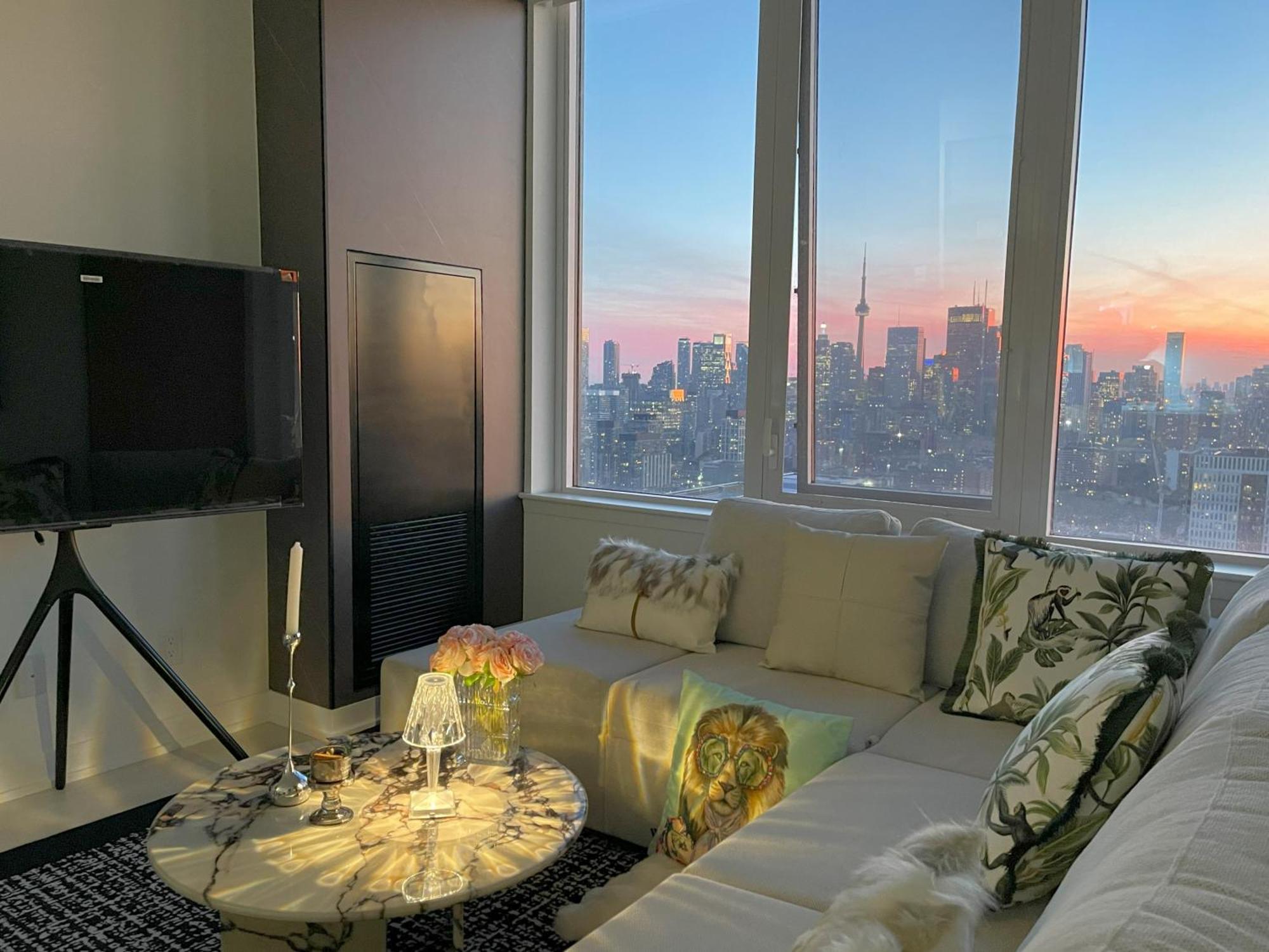 Aparthotel Deluxe Penthouse Two Bedrooms Skyline Cn Tower Lakeview Dt