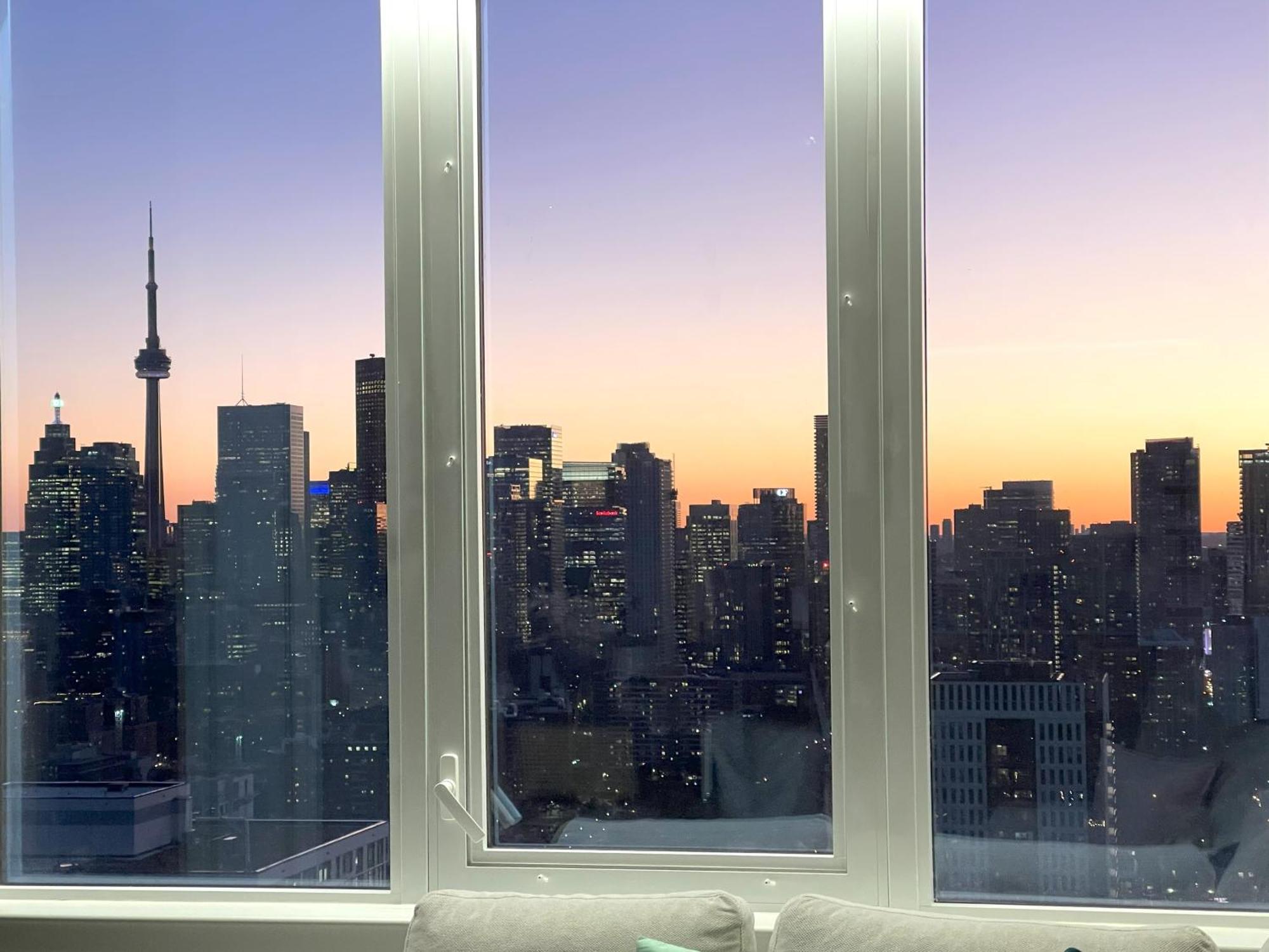 Aparthotel Deluxe Penthouse Two Bedrooms Skyline Cn Tower Lakeview Dt Toronto
