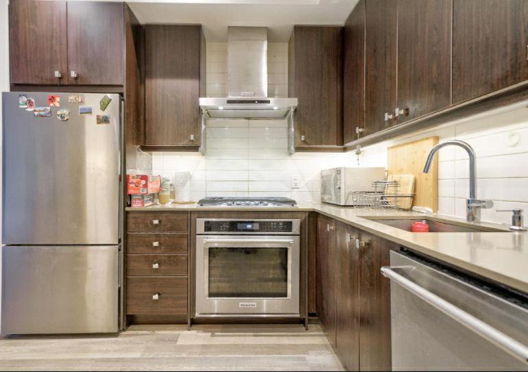 Apartment Entire 2 Bedroom Budget Walk To Subway *