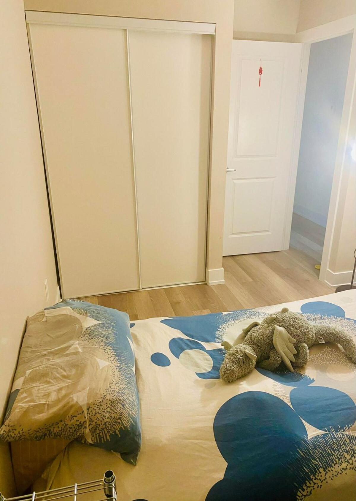 Entire 2 Bedroom Budget Walk To Subway