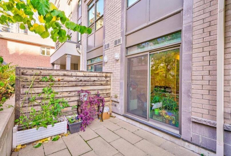 Entire 2 Bedroom Budget Walk To Subway *