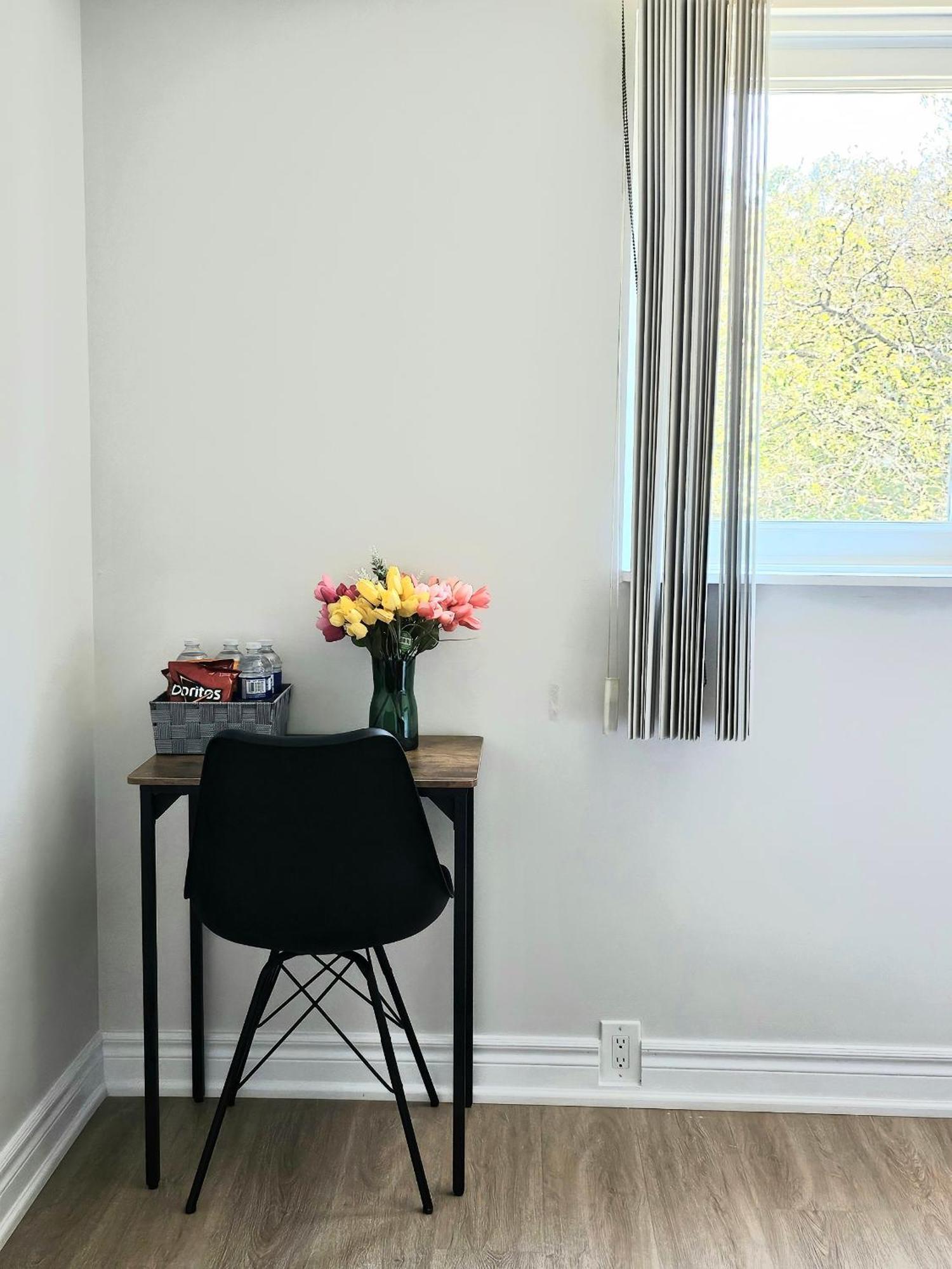 A Away-cozy Guest In Homestay Toronto