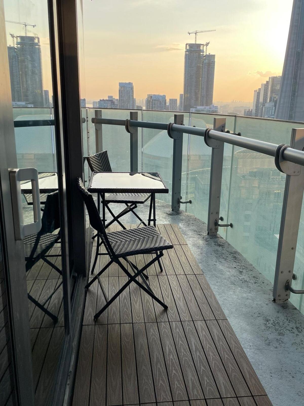 Apartment Luxury 2br 2bath With Parking And Balcony