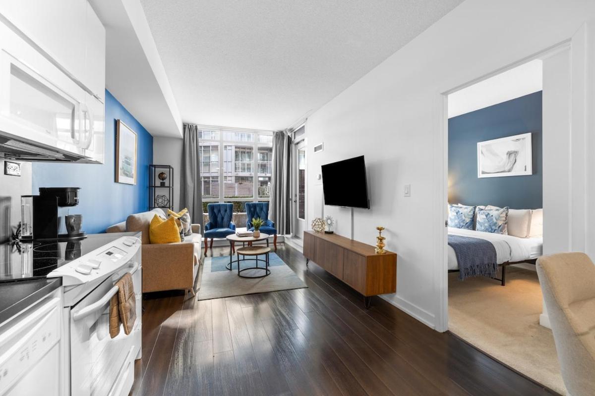 Rogers Centre Sleeps 6 * Toronto