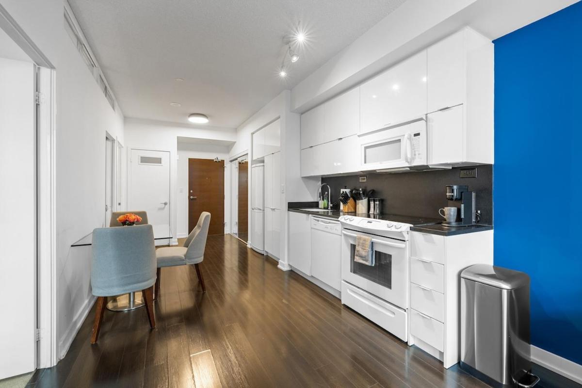 Rogers Centre Sleeps 6 *