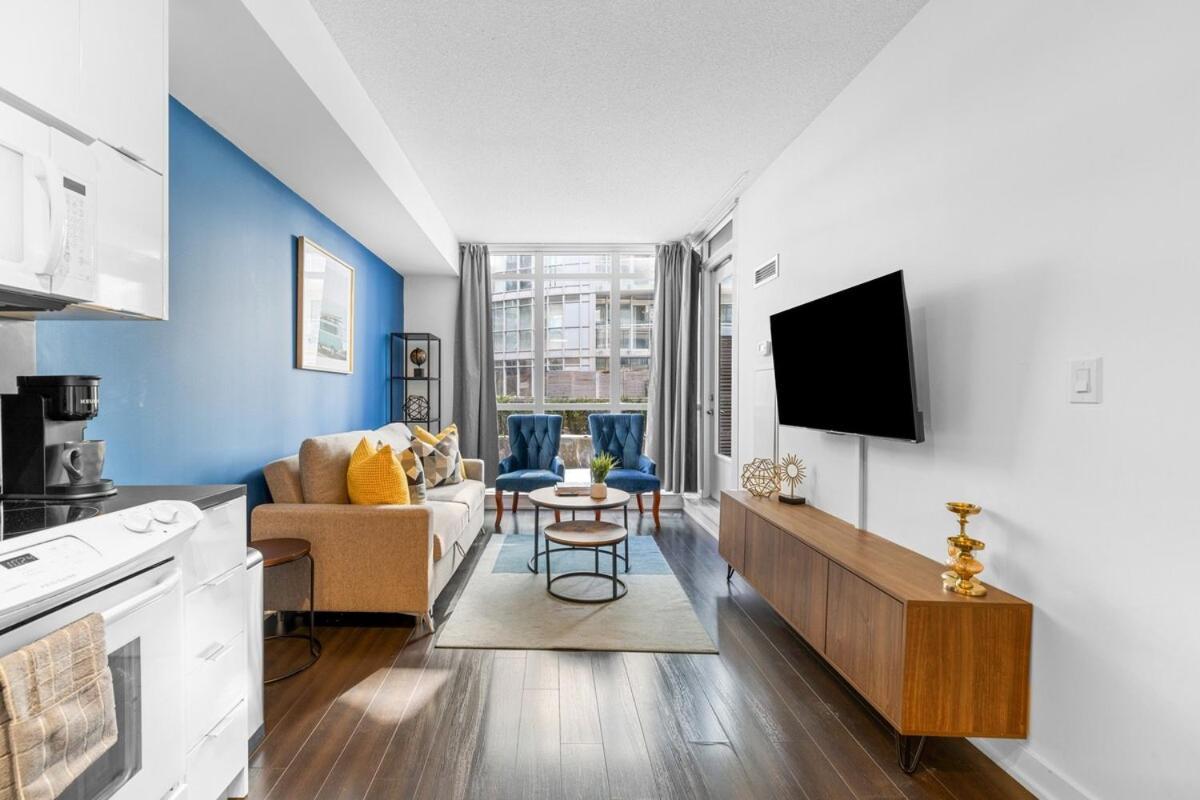 Rogers Centre Sleeps 6 Toronto
