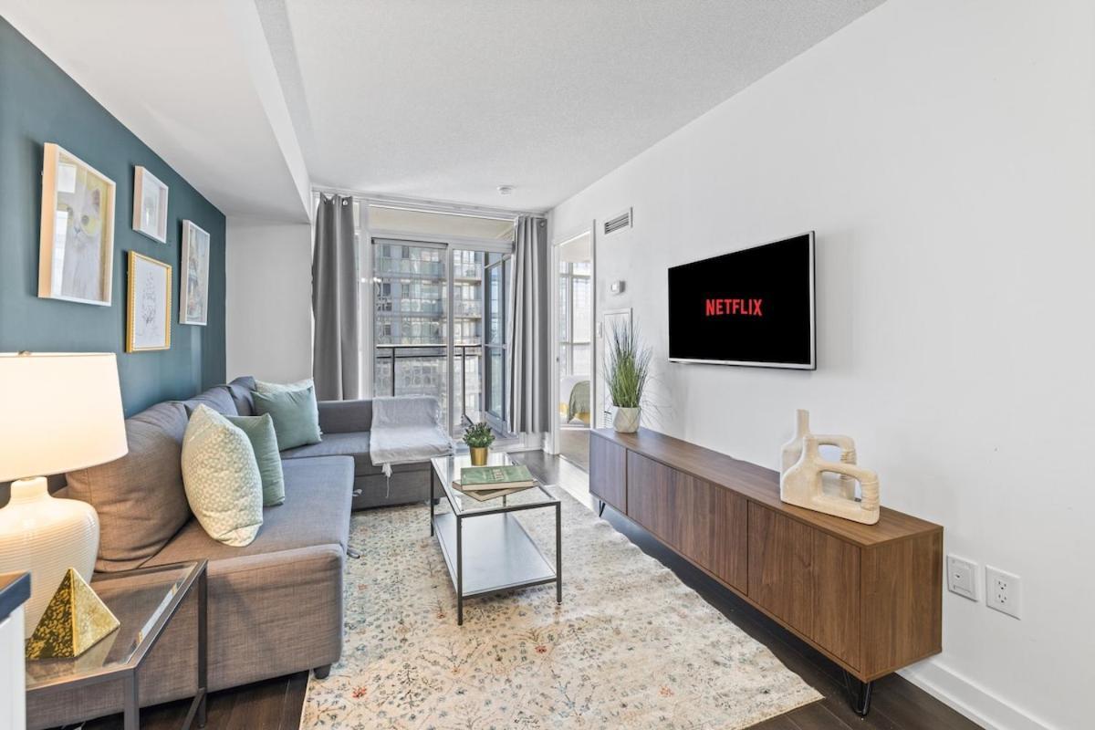 Rogers Centre Sleeps 6