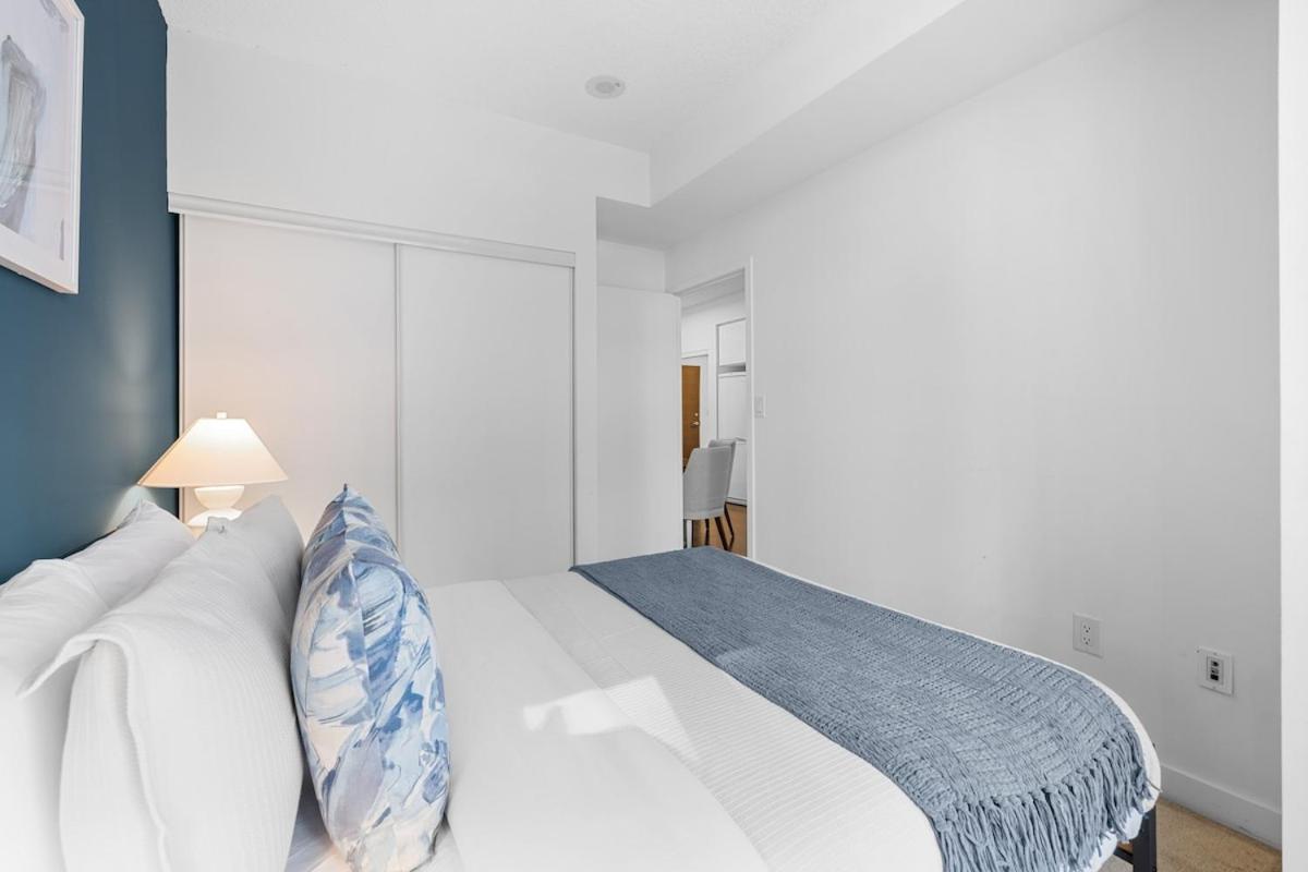 Rogers Centre Sleeps 6