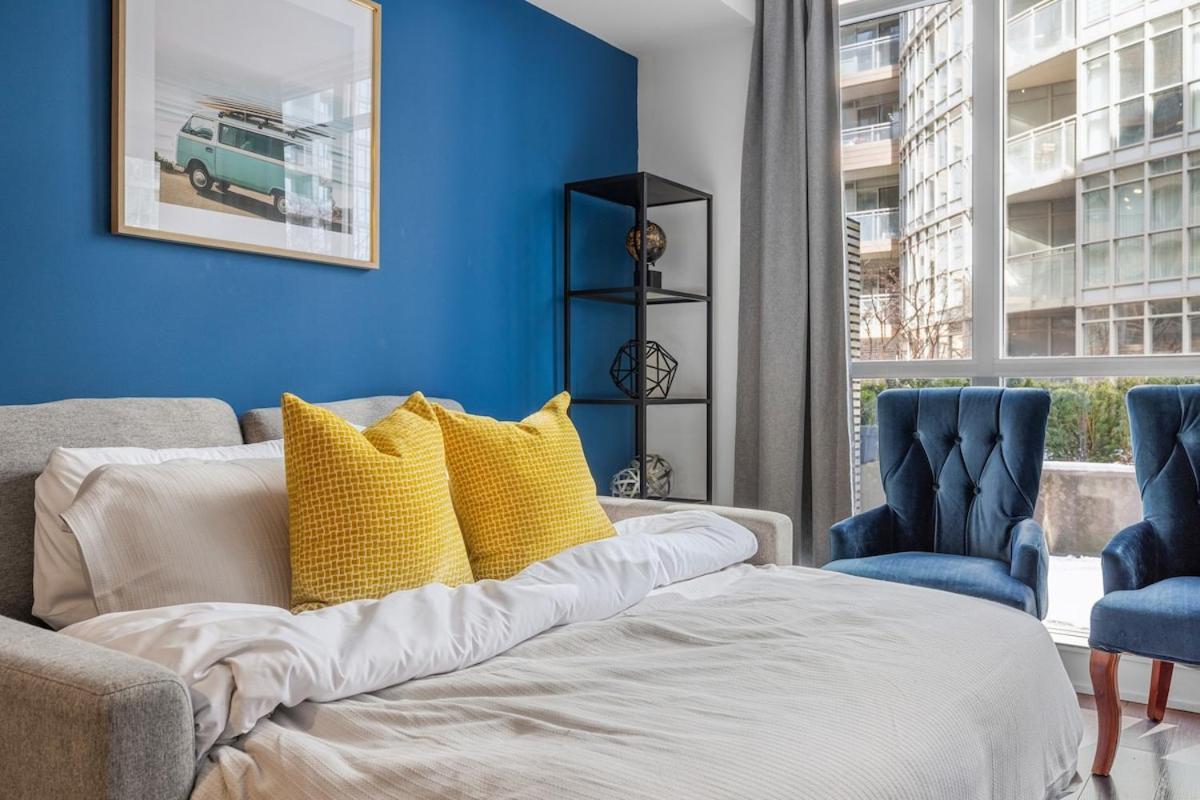 Rogers Centre Sleeps 6 Apartment *