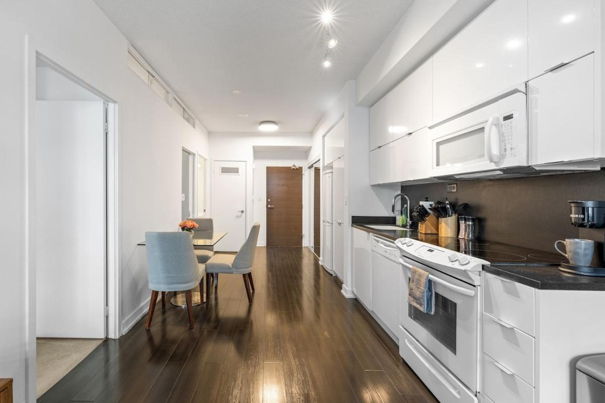 Rogers Centre Sleeps 6 *