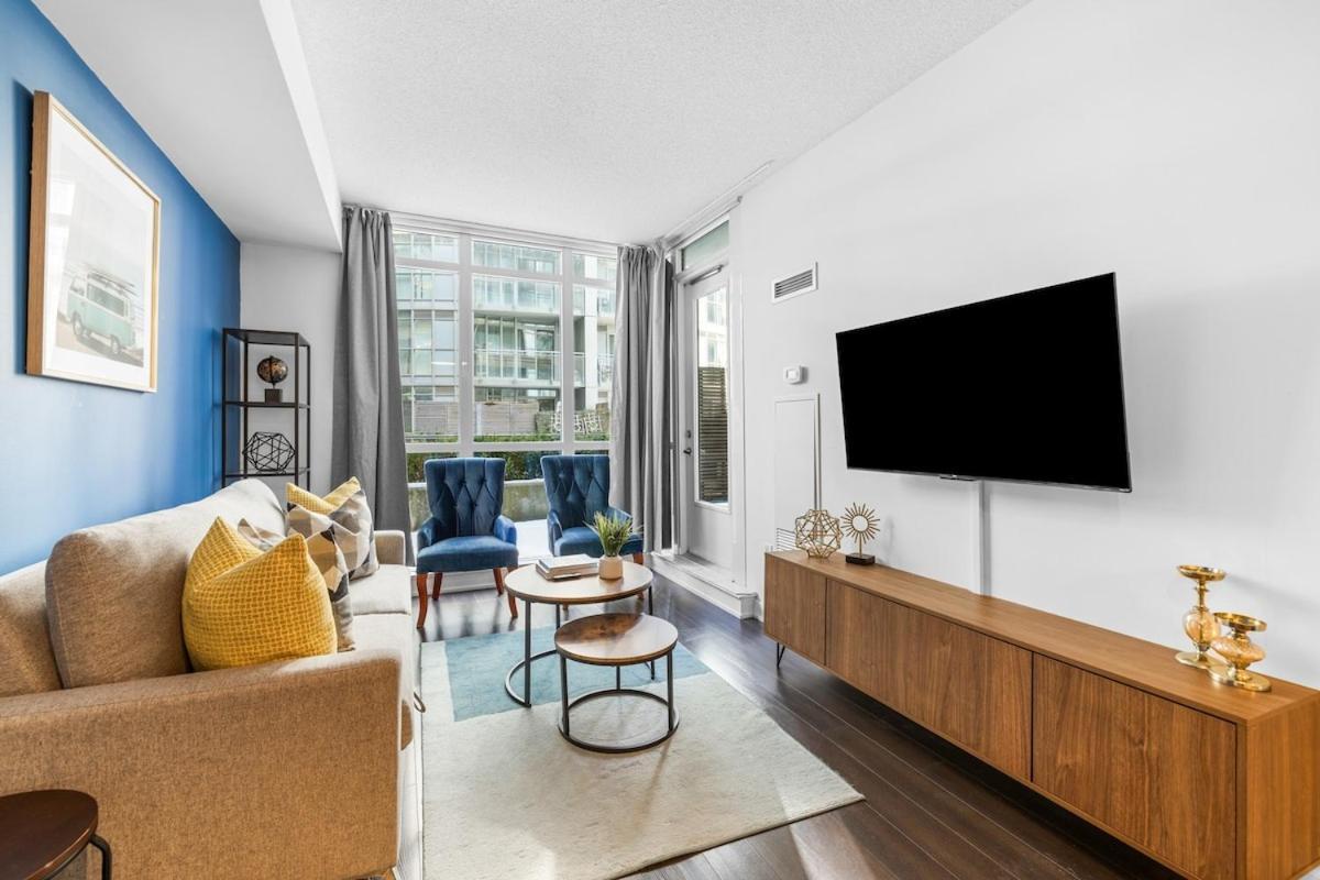 Rogers Centre Sleeps 6 Toronto