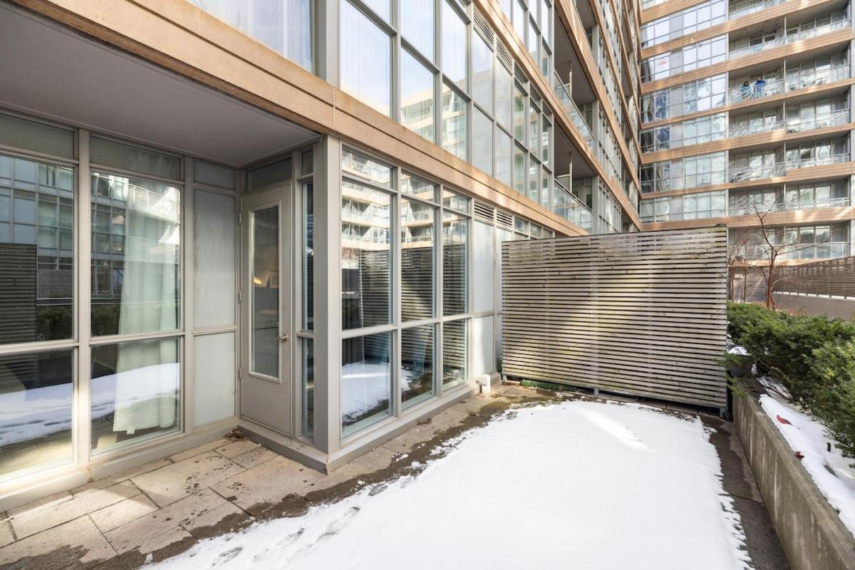 Rogers Centre Sleeps 6