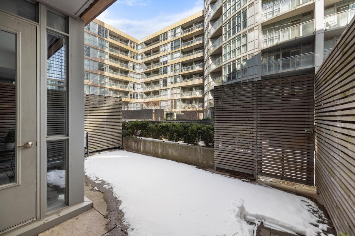 Rogers Centre Sleeps 6 Apartment