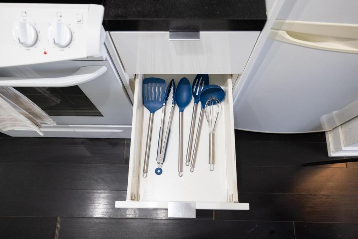 Modern 1br King Suite, Downtown