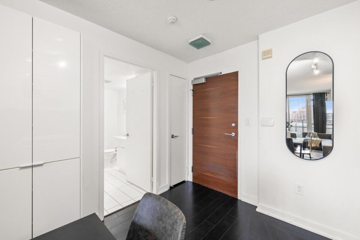 Modern 1br King Suite, Downtown Apartment *