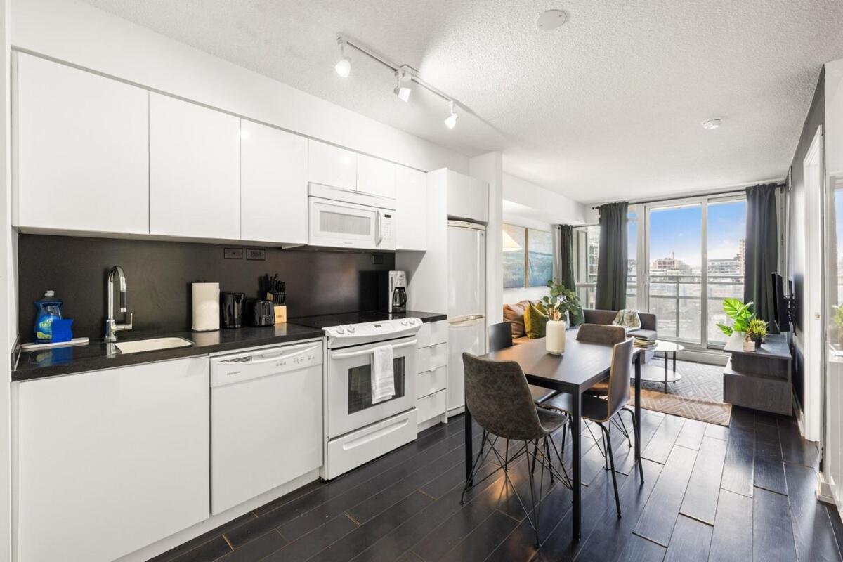 Modern 1br King Suite, Downtown * Toronto