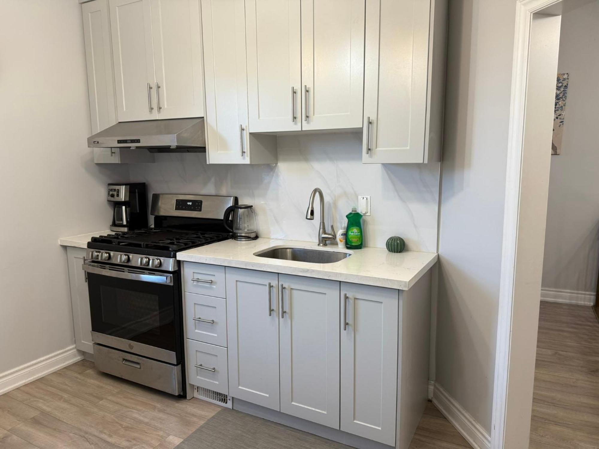 Holiday home 3-bedroom House In Little Italy Downtown-free Parking